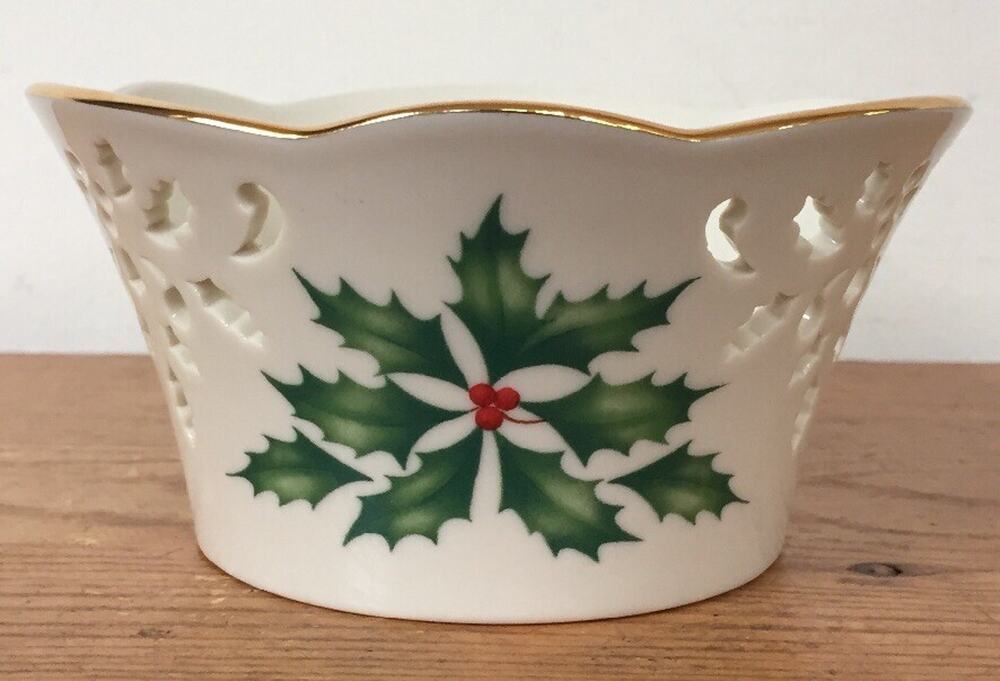 Vtg Lenox Dimension Collection Holiday Cream Gold Rimmed Holly Christmas Vase